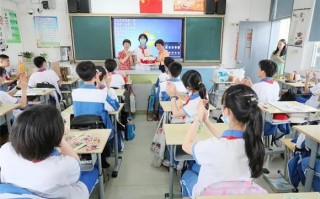 梦园中学西区有足球吗初中，梦园中学西区有足球吗初中生