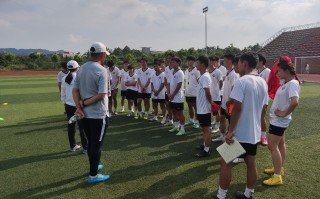 足球无证教练可以执教吗，足球无证教练可以执教吗知乎